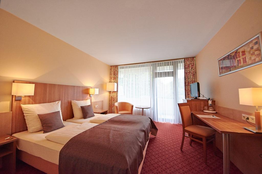 Hotel Moselpark Бернкастел-Кюс Екстериор снимка