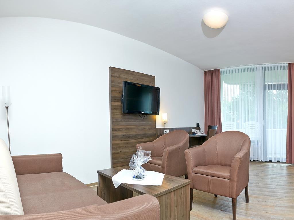 Hotel Moselpark Бернкастел-Кюс Екстериор снимка