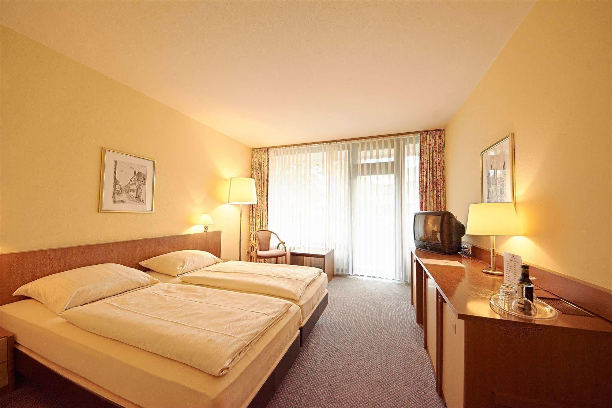 Hotel Moselpark Бернкастел-Кюс Екстериор снимка